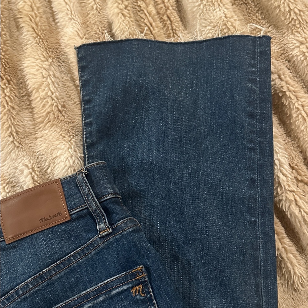 Cali Demi-Boot Jeans in Daly Wash: Button-Front Edition - Picture 10 of 11